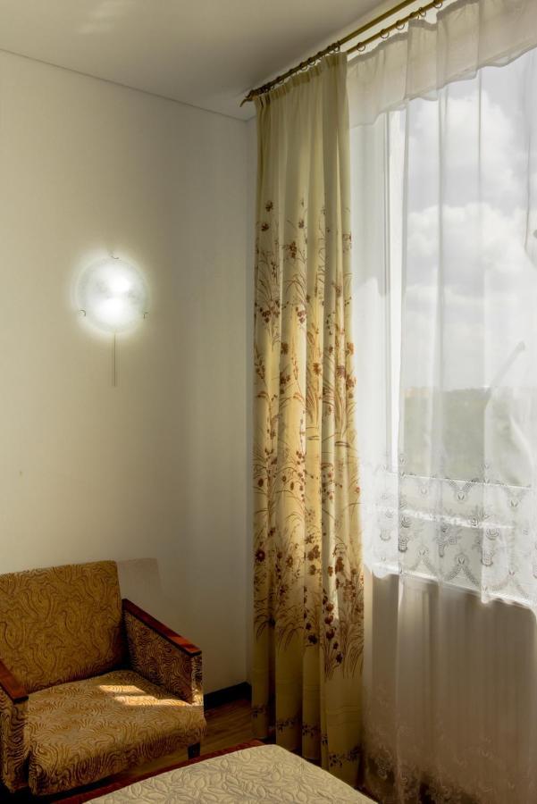 Rooms With Fortetsya View 2 Kamianets-Podilskyi Exterior photo